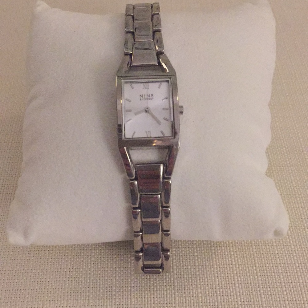 (10/$20) Nine & Company Watch (women’s)